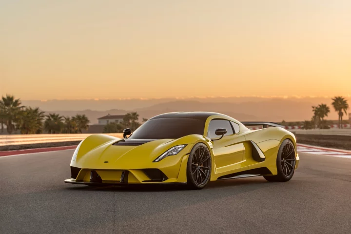 Hennessey says the Venom F5 will go from 0 to 300 km/h (186 mph) in less than 10 seconds