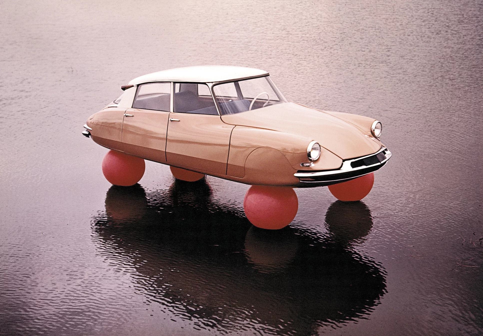 The Citroen DS was manufactured from 1955 to 1975. Styled by Italian sculptor and industrial designer Flaminio Bertoni and the French aeronautical engineer André Lefèbvre, the DS was known for its aerodynamic futuristic body design and innovative technology, including a hydropneumatic self-levelling suspension.