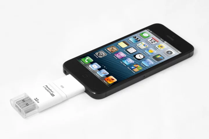 Photofast's i-FlashDrive HD with iPhone