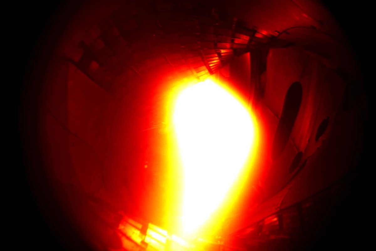 The first plasma produced by the Wendelstein 7-X stellarator in 2015
