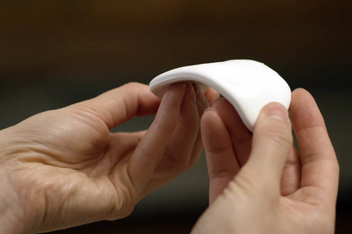 Lief means to help individuals by focusing on one's heart rate variability (HRV) and how it relates to breathing cycles (speed and consistency)