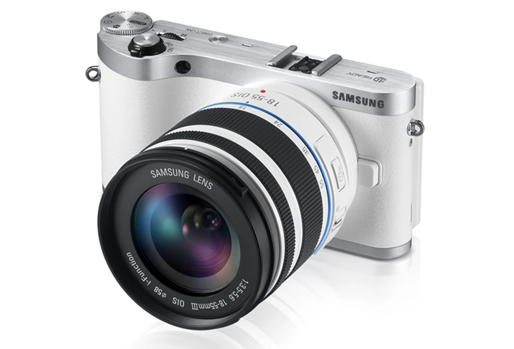 NX300 focusing has been given a boost with a hybrid autofocus system which combines 257-point contrast AF with 105-point phase detection AF