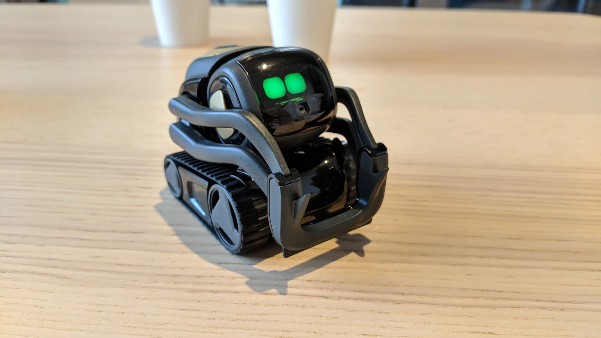 New Atlas went hands-on with Vector, a new robot from Anki that's basically a cross between an Amazon Alexa and a pet