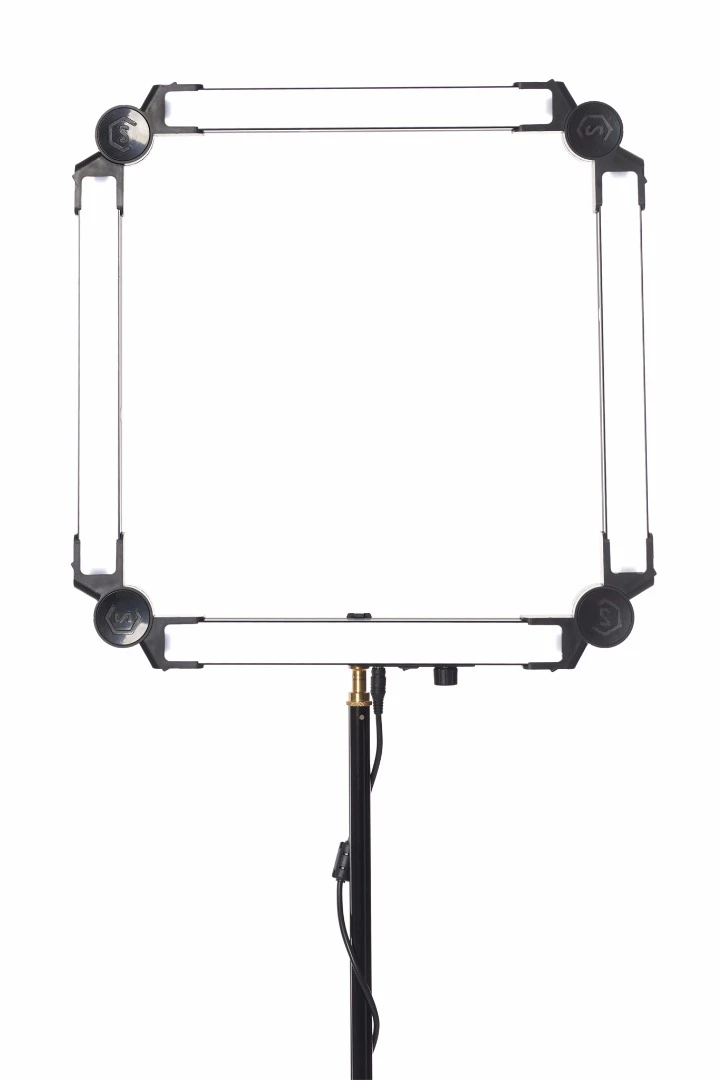 The basic Spekular kit comprises four LED bars which can be arranged in whatever shape is needed for a particular shoot – square, triangle, light strips, soft boxes, and so on