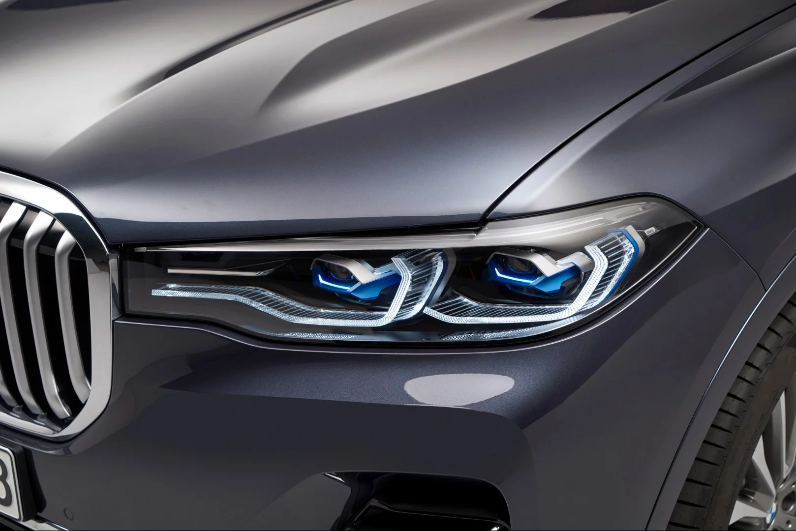 2019 BMW X7: LaserLight headlights promise twice the visible distance of a standard LED headlight