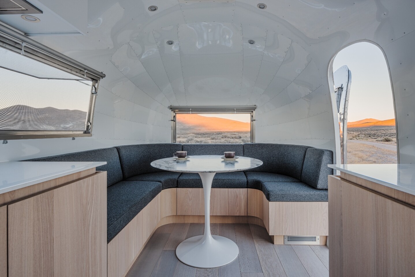 The Kugelschiff has a seating and dining area