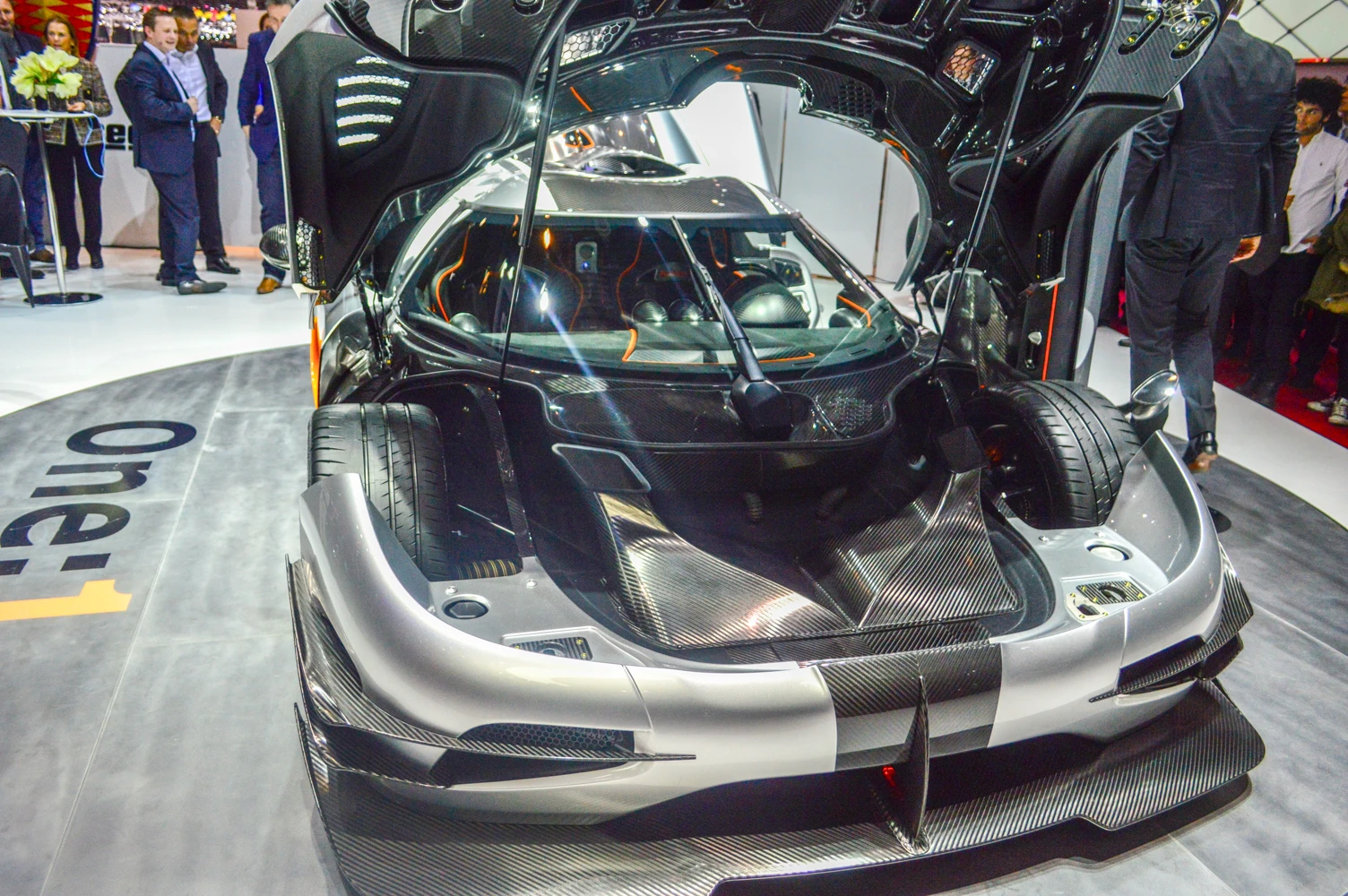 Koenigsegg One:1 – under the hood (Photo: CC Weiss/Gizmag.com)