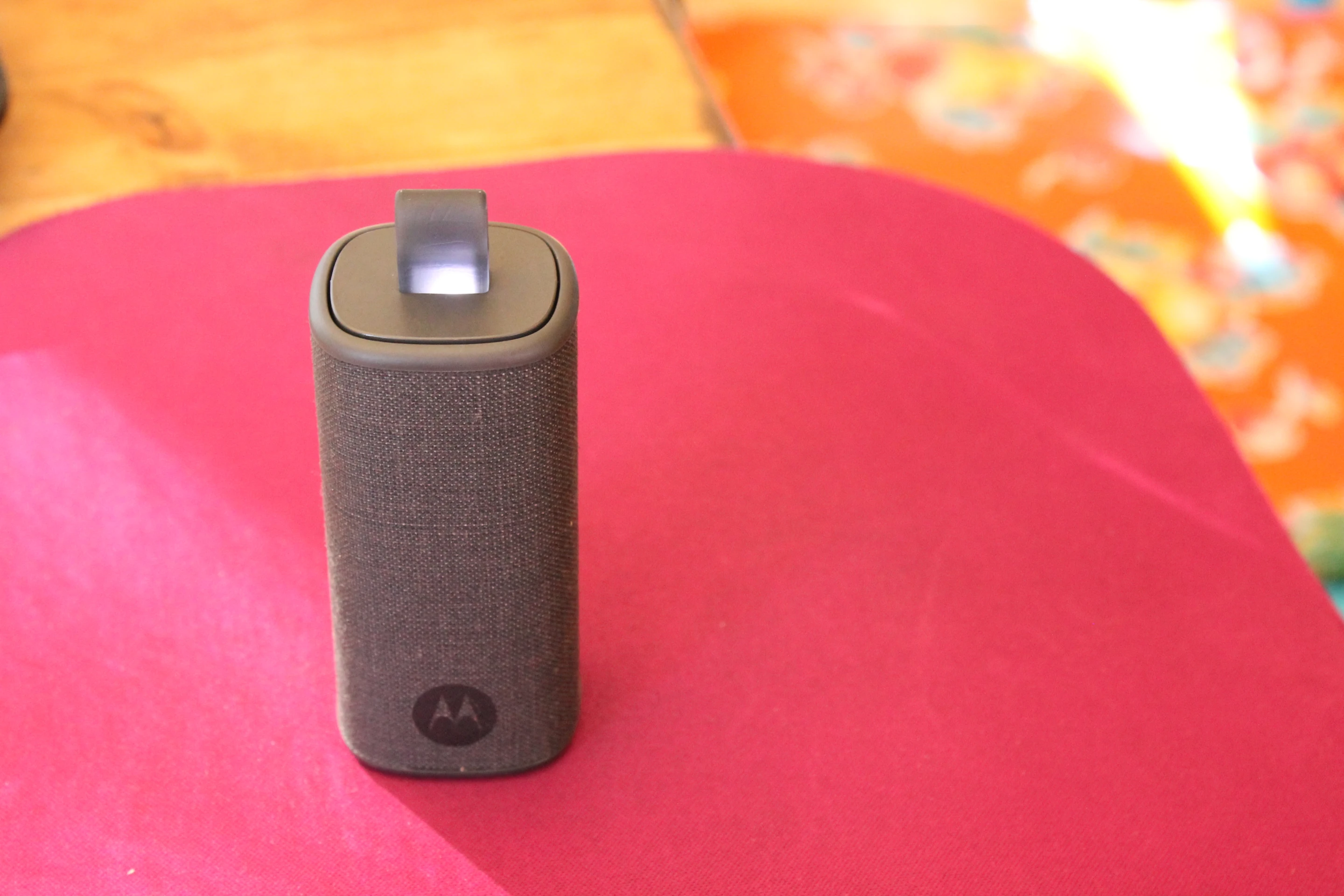 The key ring loop lights up when charging (Image credit: Eric Mack/Gizmag.com)