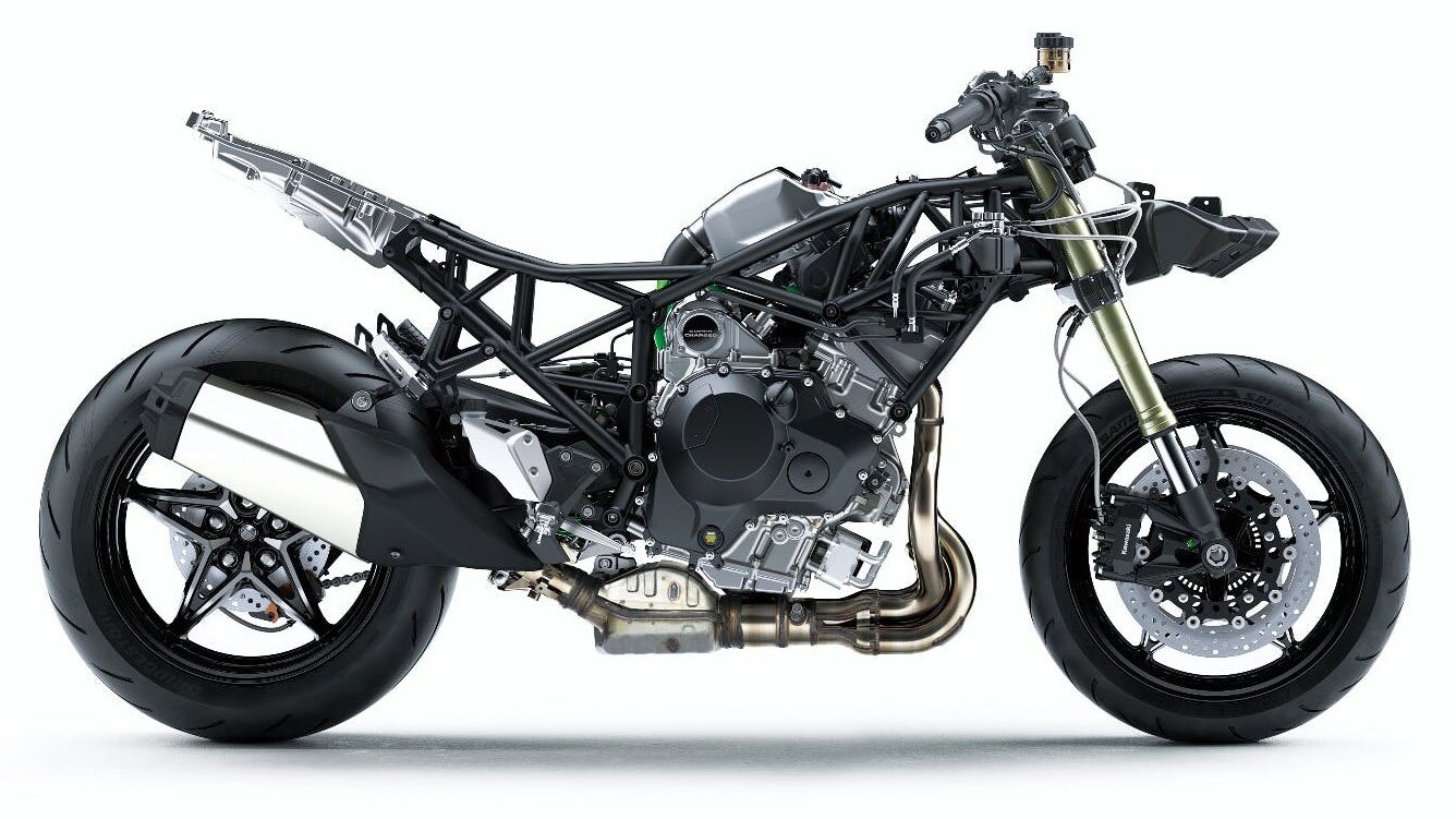 The frame of the H2 has been redesigned and strengthened to fit the requirements of the 2018 Kawasaki H2 SX
