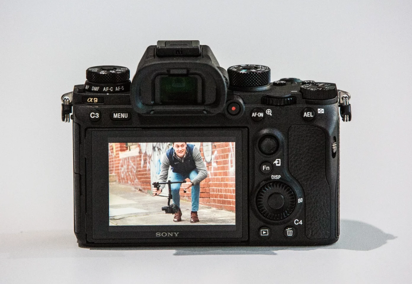 Sony a9: large rear screen is good, the EVF is even better