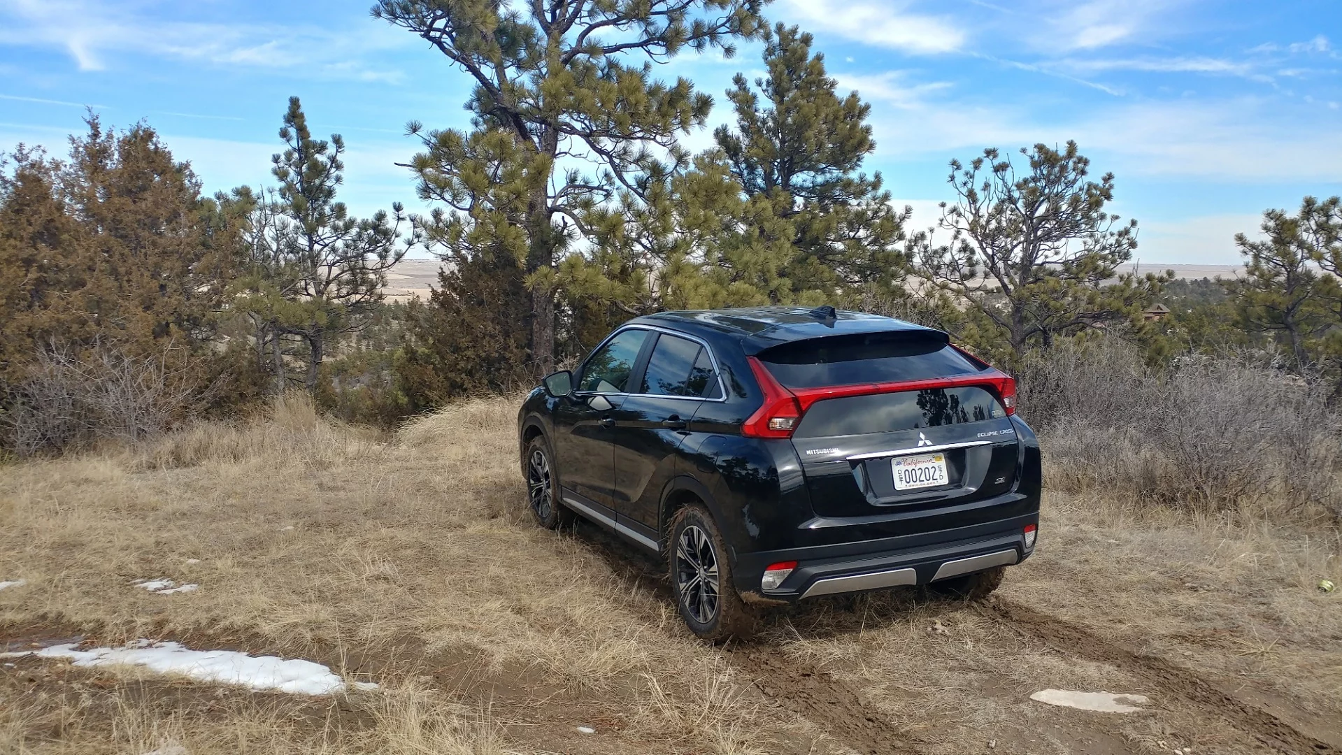 Much like the sedan markets they’re replacing, the compact crossover segments are competing in two main veins: speedy sporters and blasé econoboxes