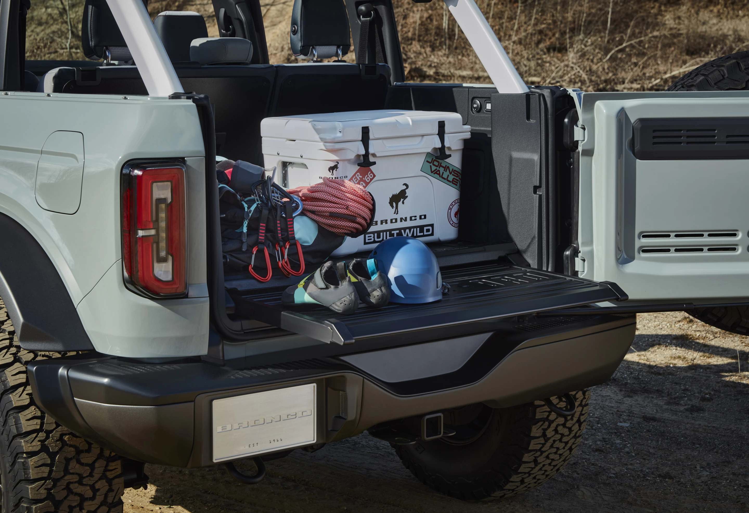 All 2021 Bronco two- and four-door models will offer a swing-out tailgate