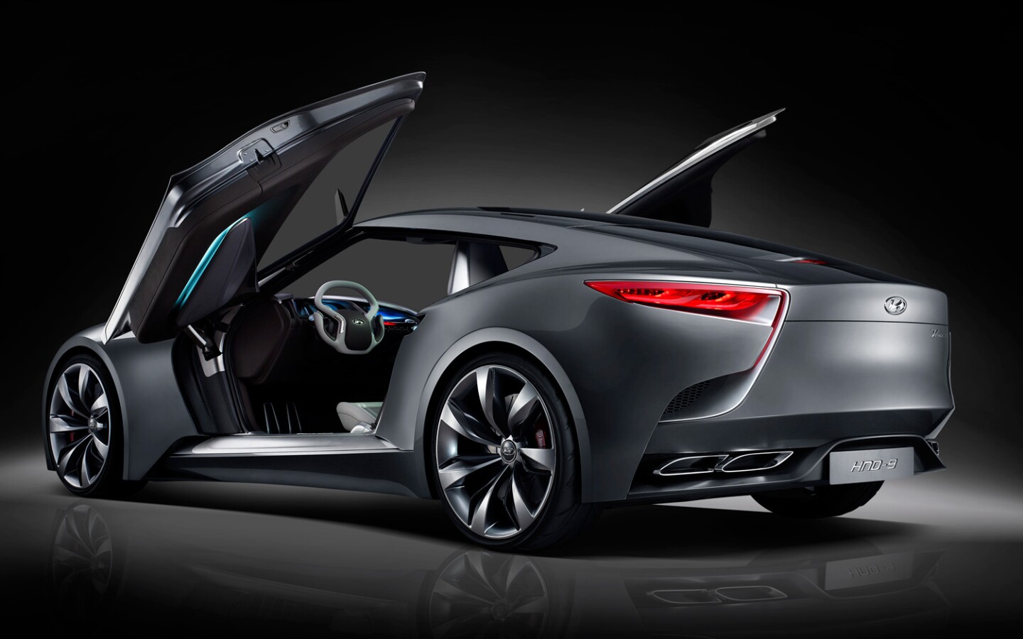 Yes those are in fact gull-wing doors