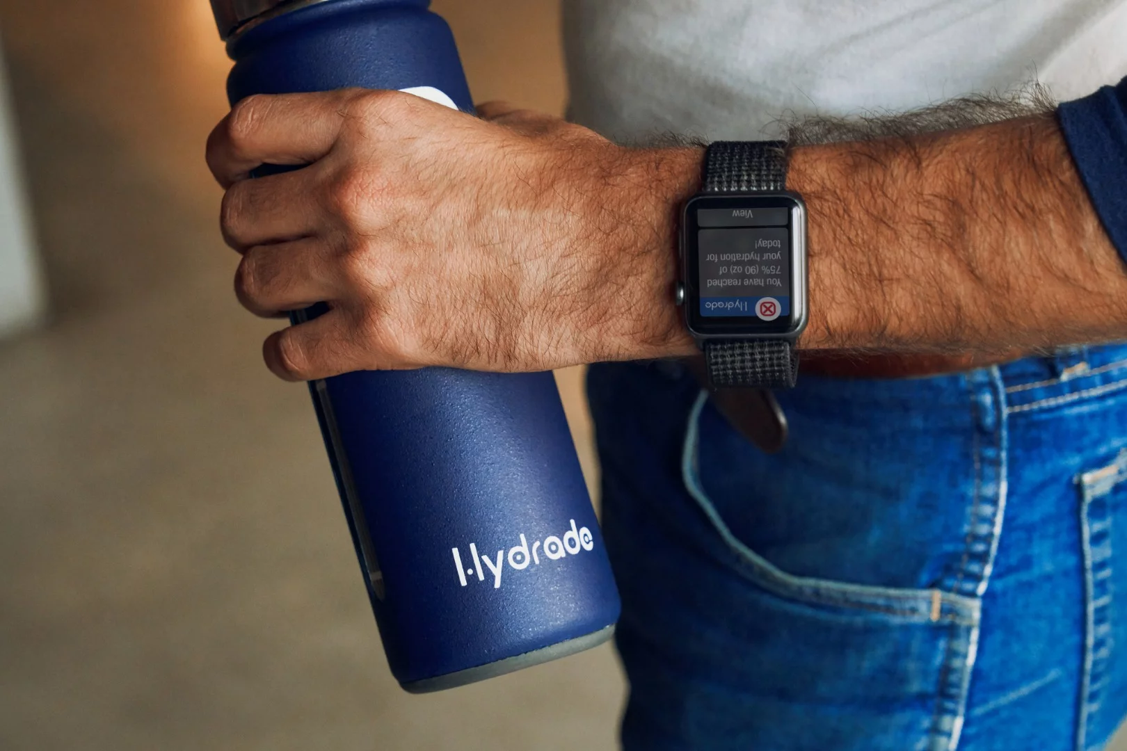 Hydrade connects with smart devices, including the Apple Watch, over Bluetooth