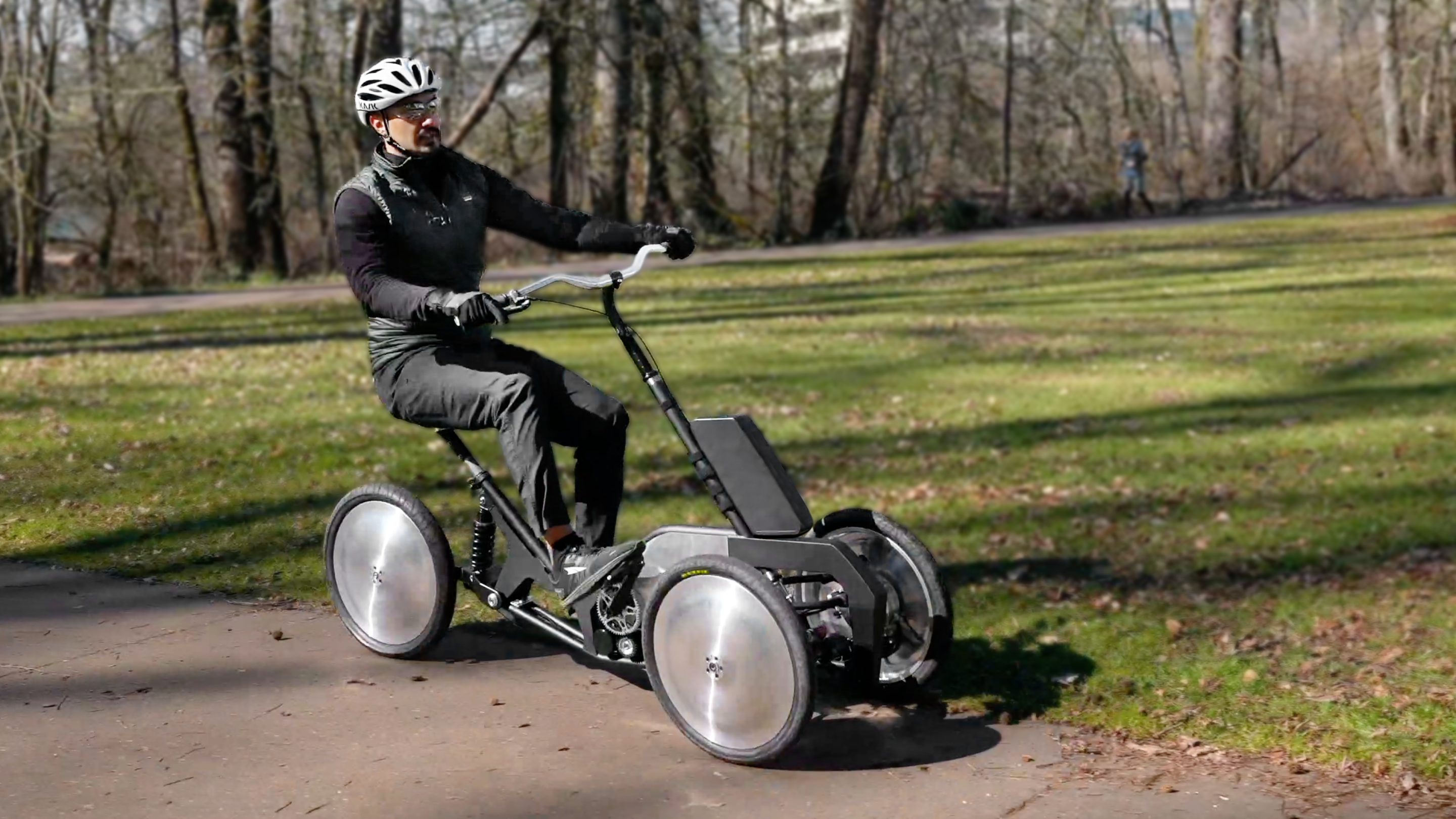 Arcimoto rides out 4th-gen prototype of Mean Lean Machine tilting e-trike