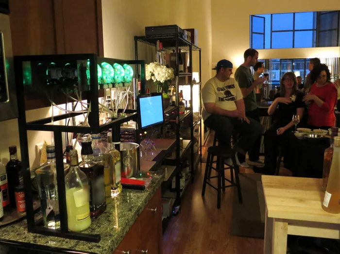 Another view of a Bartendro in use