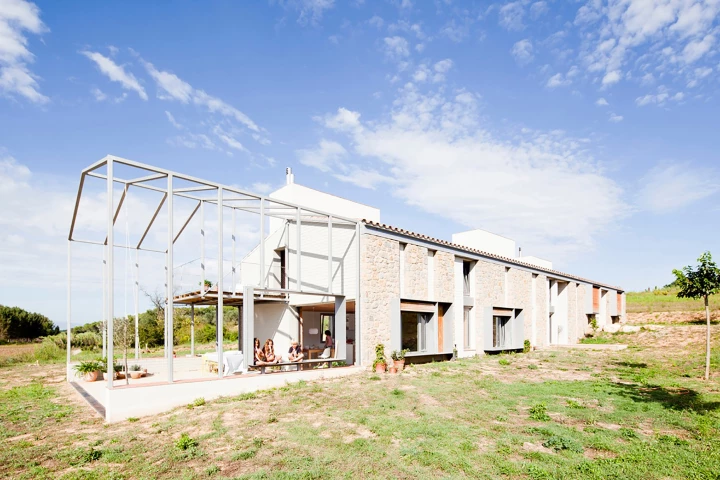 Work on the MMMMMS House began back in 2011 and was finally completed in 2014 (Photo: Anna & Eugeni Bach)