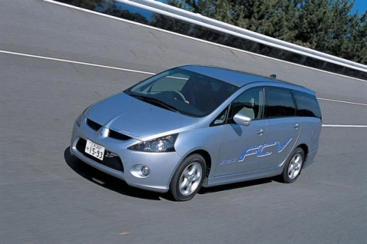 The Mitsubishi FCV was used as the pace car in a recent Japanes marathon.