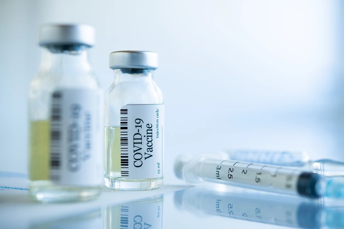 UK authorities have announced they will allow up to 12 weeks between the first and second COVID-19 vaccine doses but US regulators are calling this strategy risky and unproven
