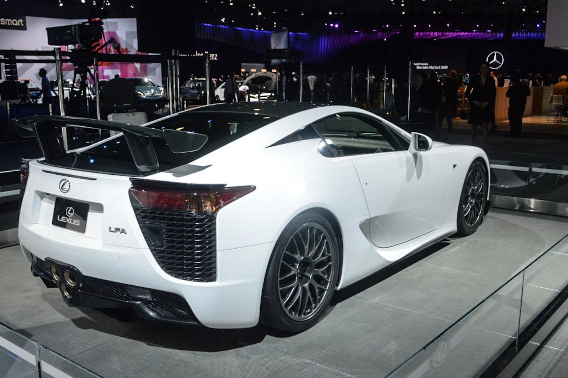 Lexus shows its LFA supercar (Photo: C.C. Weiss/Gizmag)