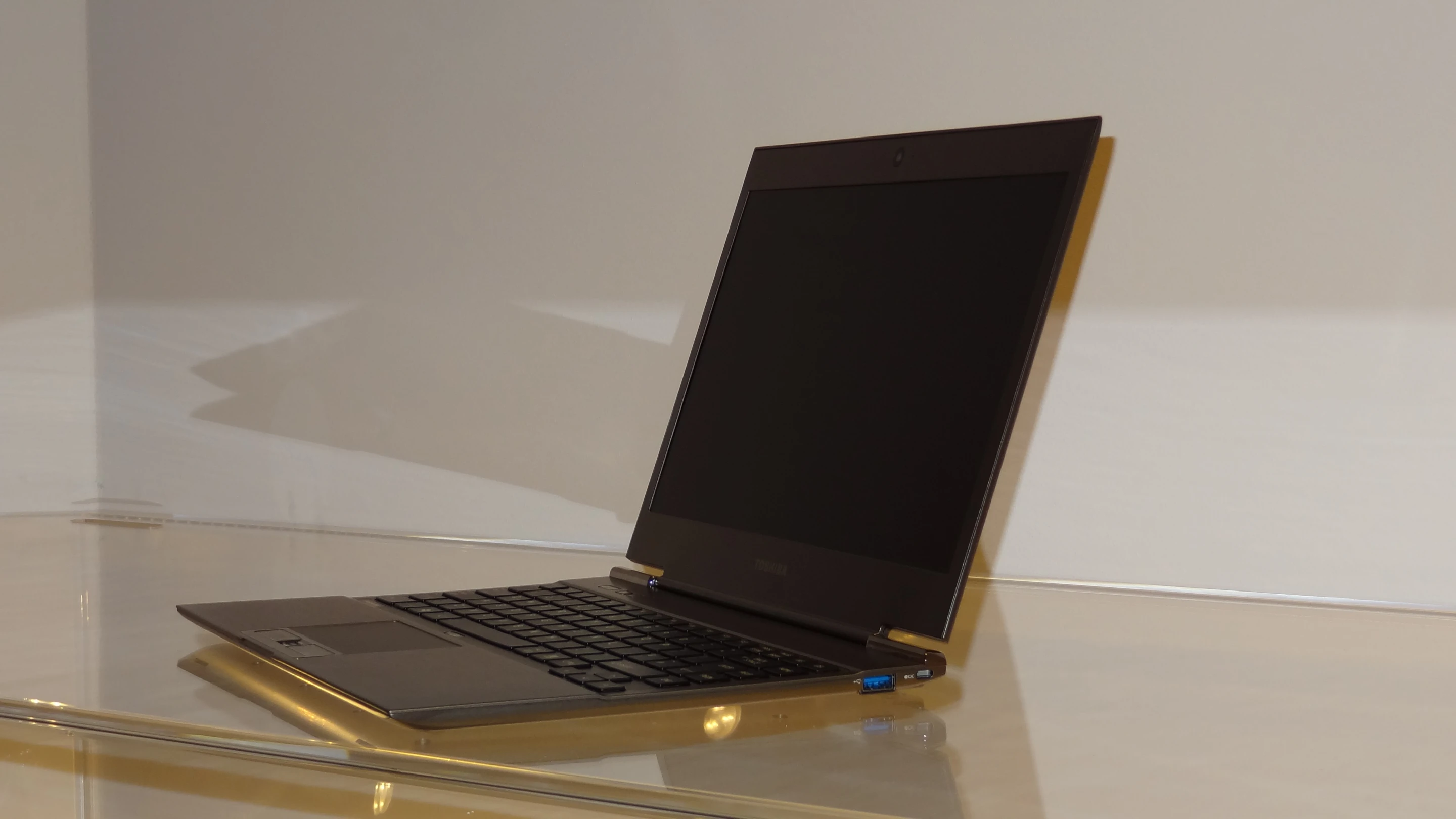 The Portege Z830 has a 13.3-inch non-reflective, high-definition, 1,366 x 768 resolution, LED backlit display