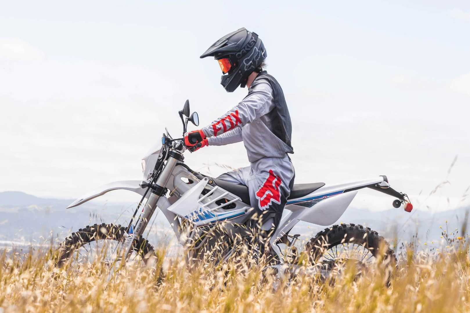 Alta Redshift EXR: stealthy road/trail blasting