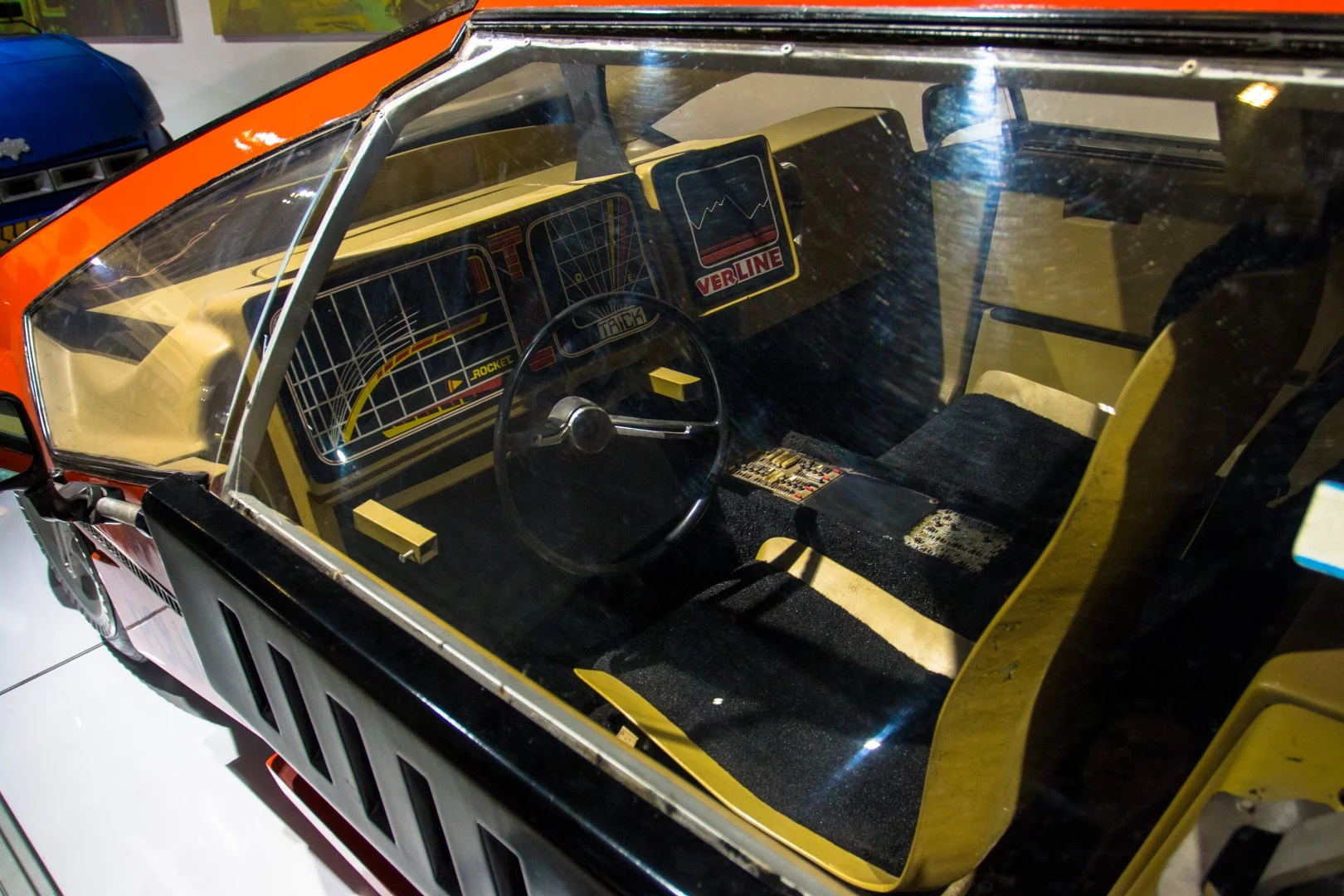 Those are some seriously 80s dash displays