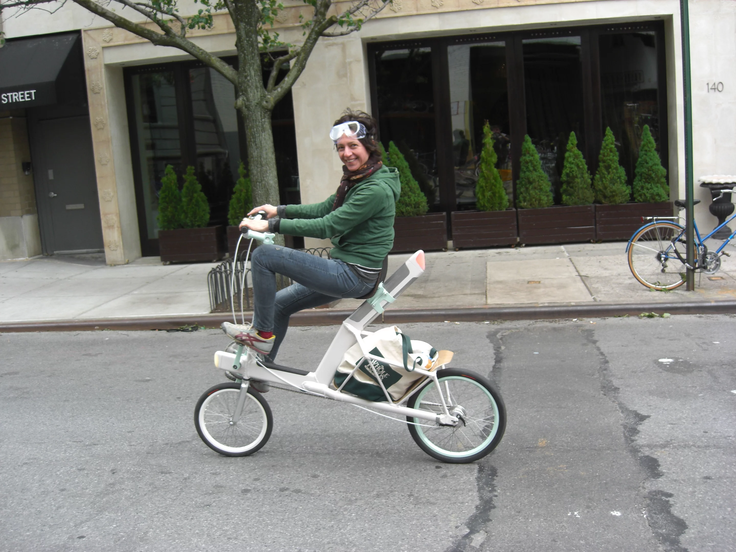 The Etta semi-recumbent cargo bike designed by Nick Foley