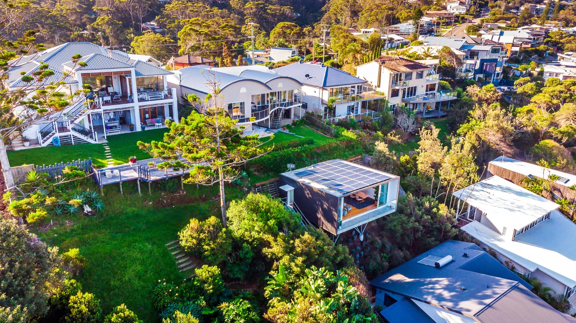 North Avoca Studio is situated behind the owners' main residence