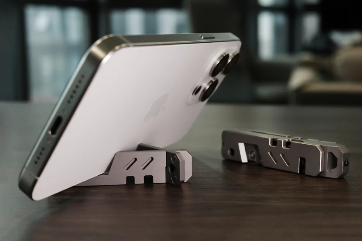 The TriPro Stand does indeed hold up smartphones, but its functions don't stop there
