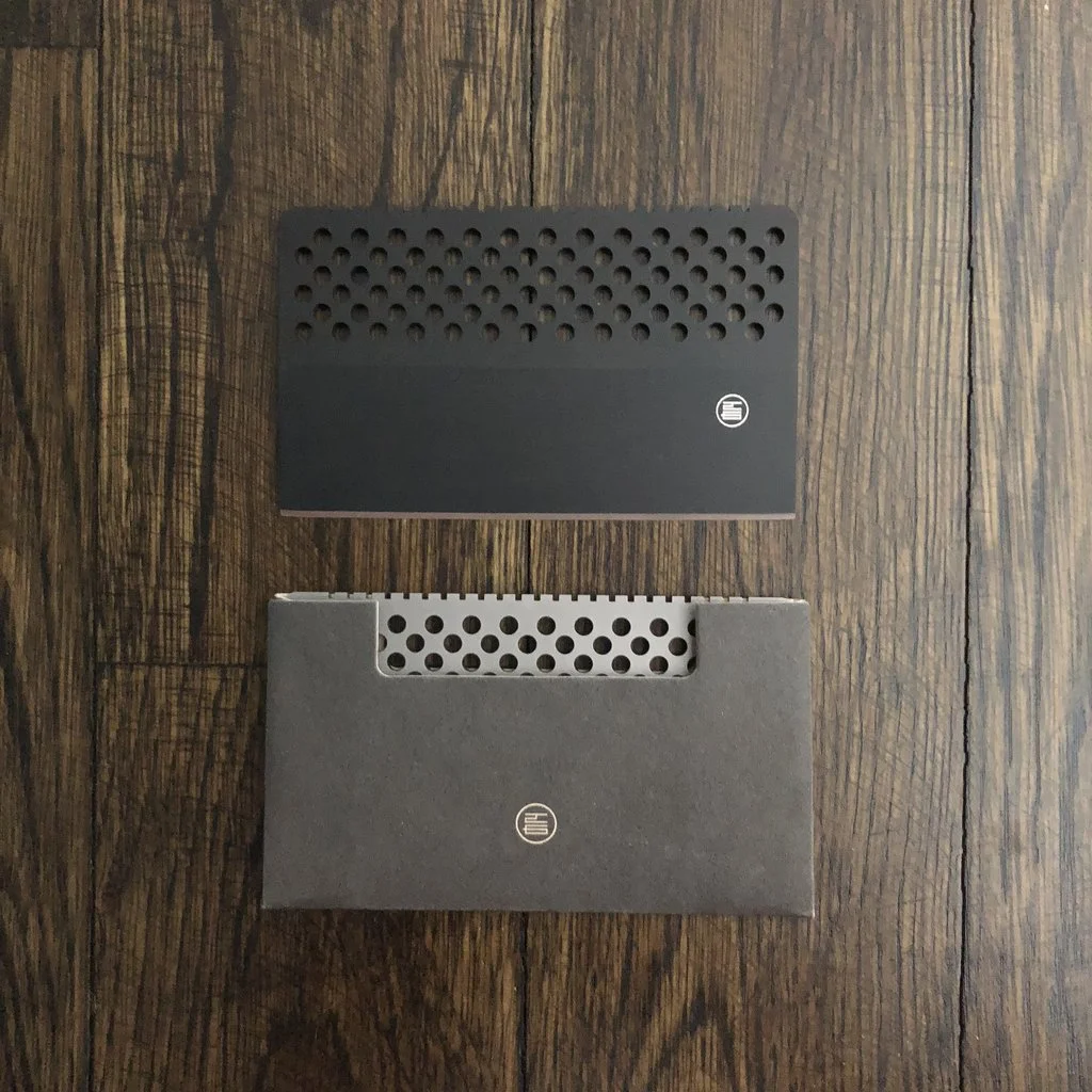 The Lynx knife comes with a bitumen paper sheath for safe storage