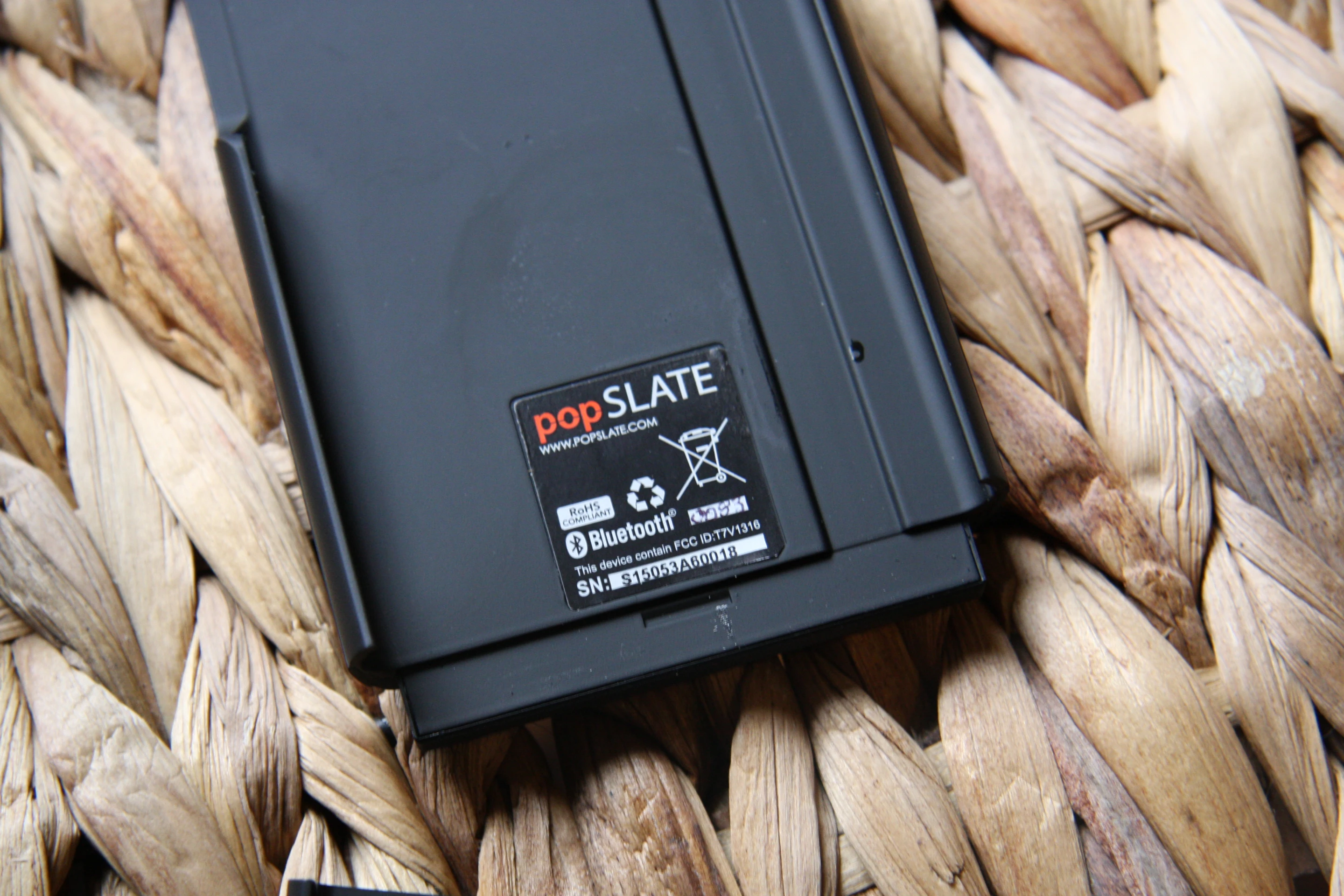 Your iPhone slides into PopSlate (Photo: Emily Price/Gizmag.com)