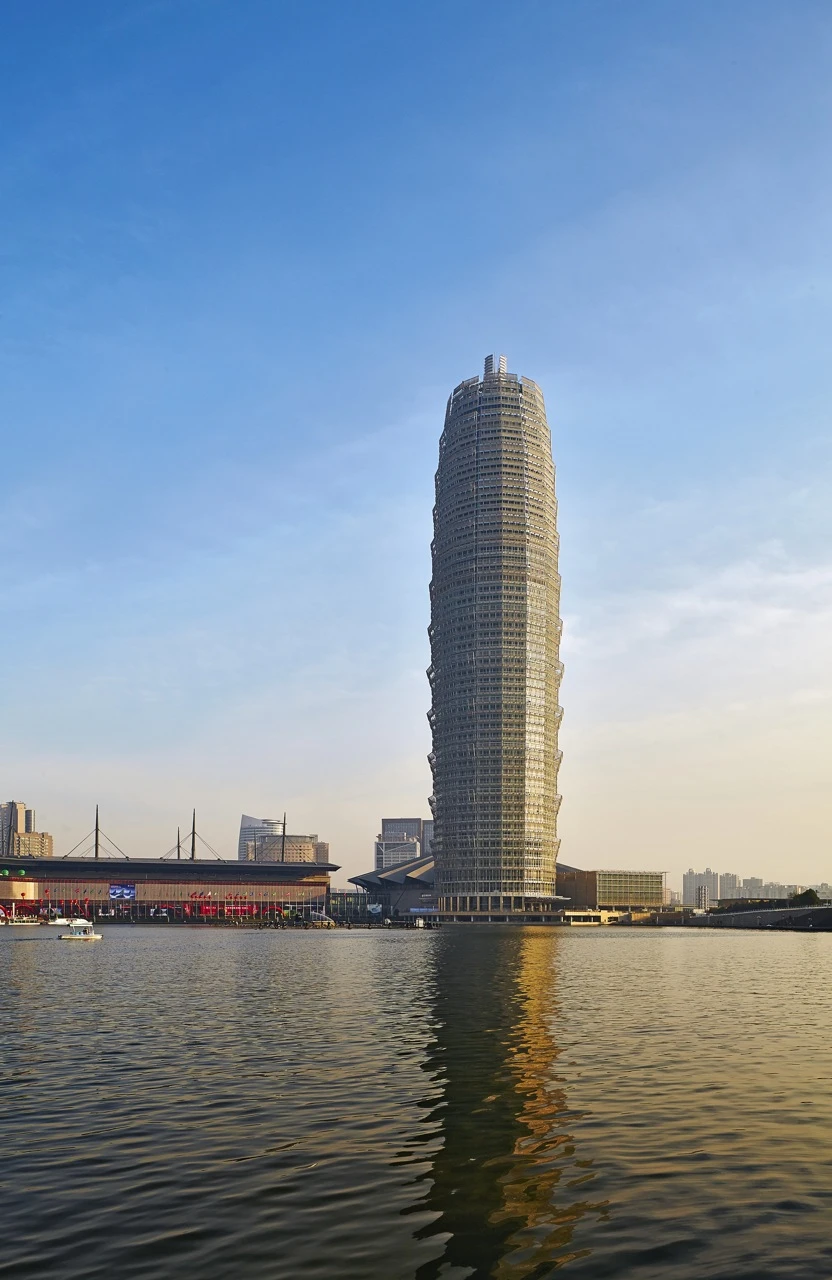 The 280-m (920-ft) tall building contains offices at the lower flowers with a 416-room hotel above (Photo: SOM)