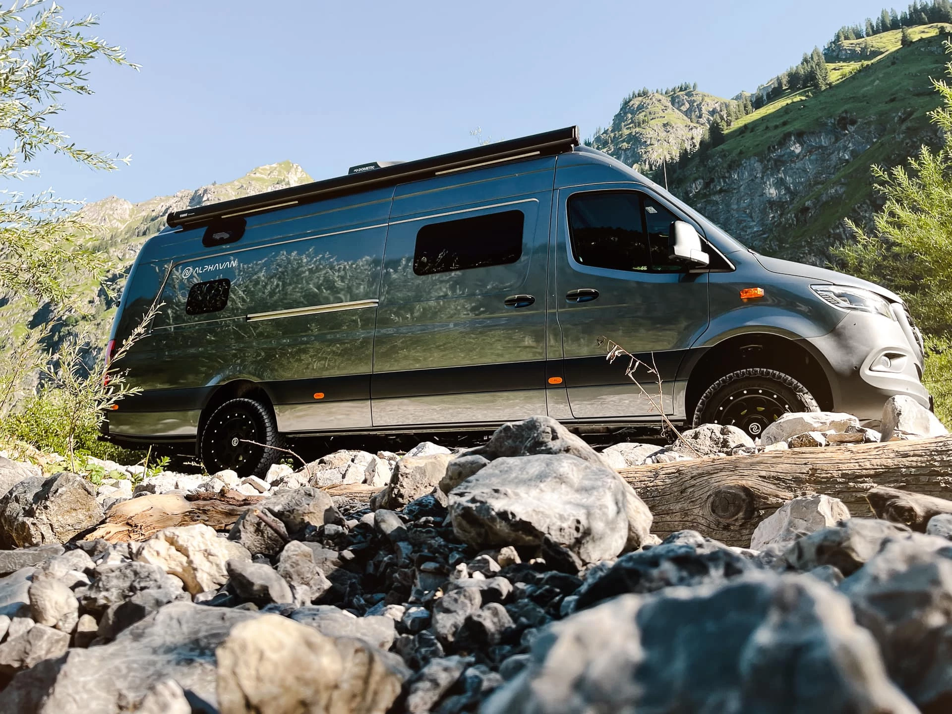 Whether equipped with the Active Line garage or the regular FlexPort cargo area/children's room, the Mercedes Sprinter 4x4-based Alphavan is ready to explore off-road and off-grid