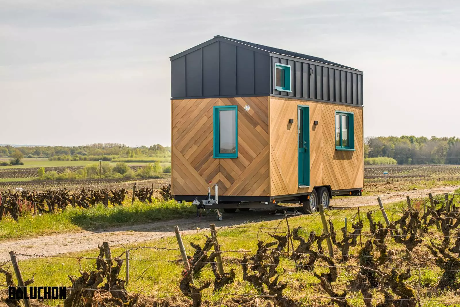Tiny House Sïana is based on a double-axle trailer