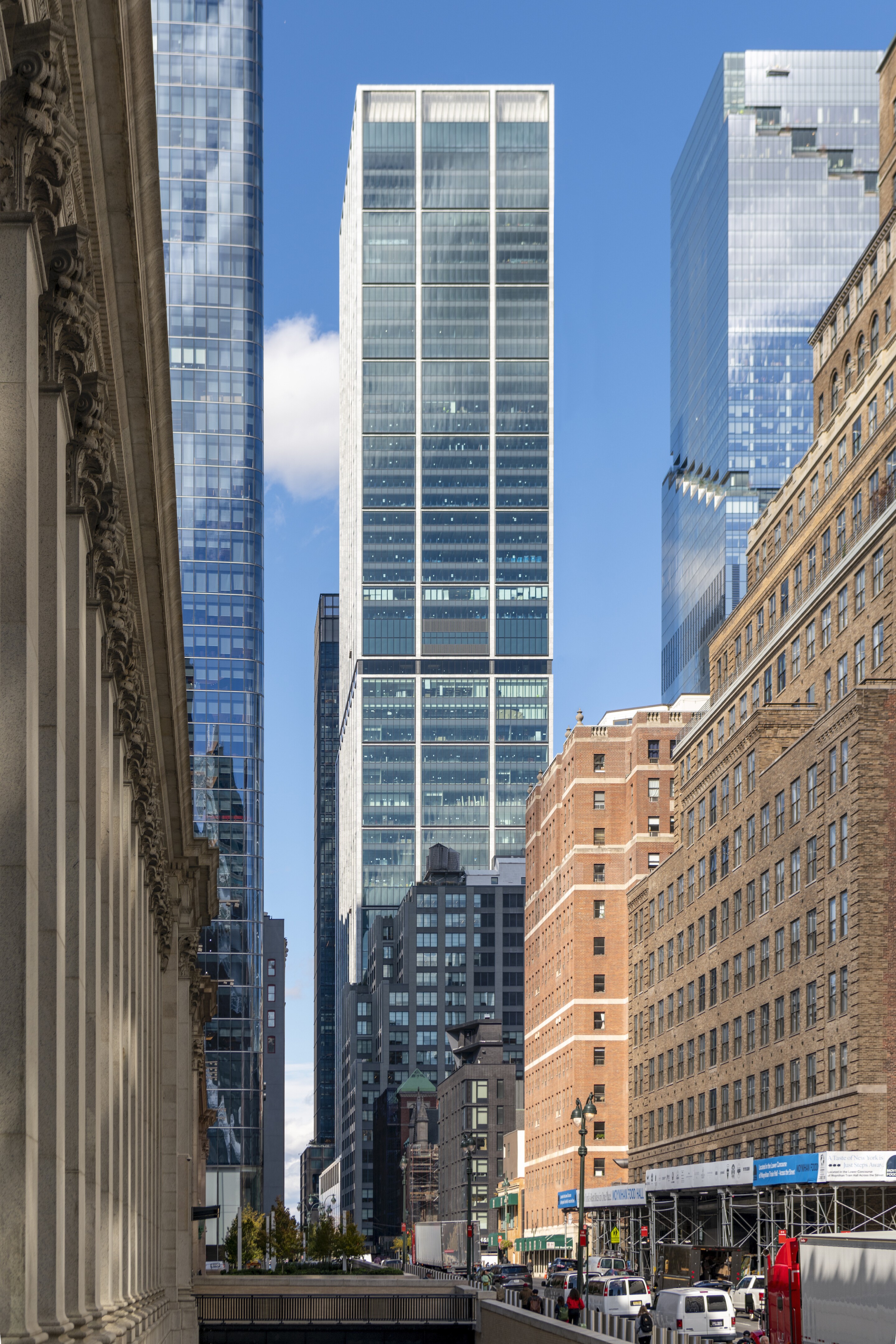 City block-sized supertall skyscraper completed in Manhattan