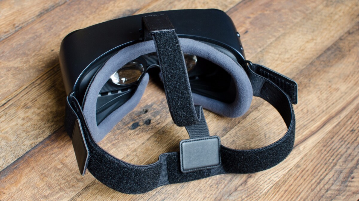 Straps on the Gear VR stay in place with velcro