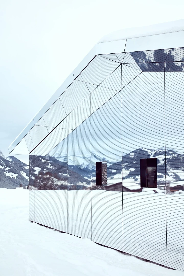 Mirage Gstaad is inspired by a traditional cabin in the American west