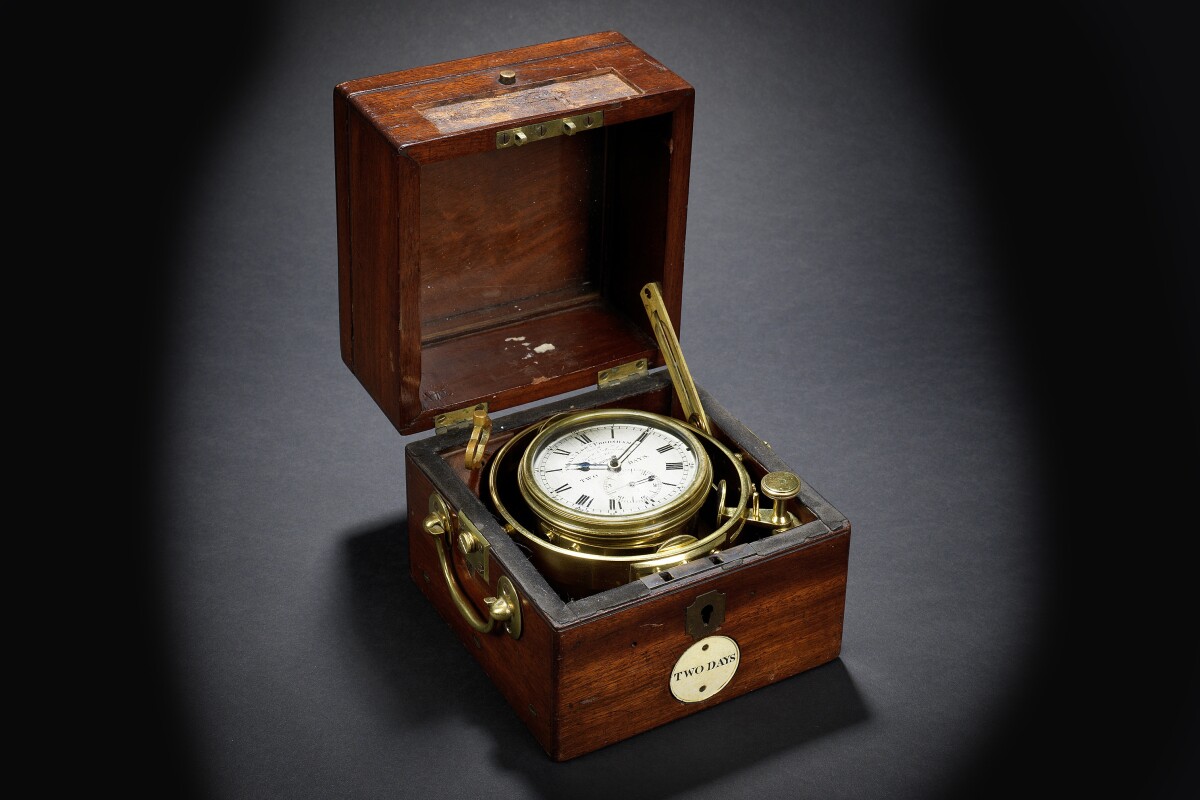 Historicallysignificant marine chronometer Darwin
