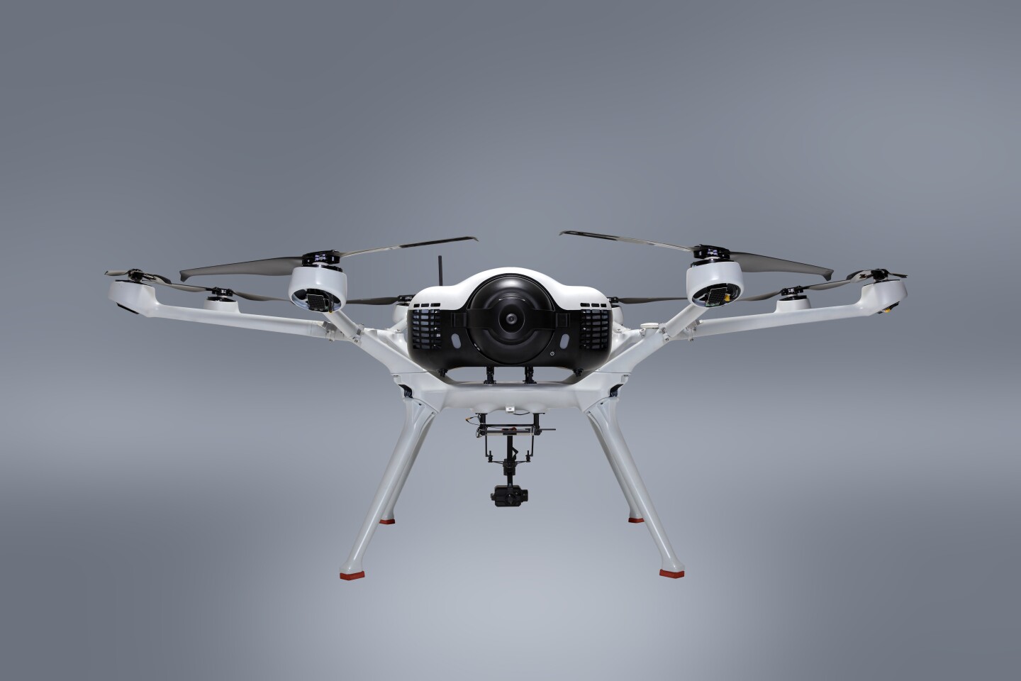 The DS30 weighs 20 to 21 kg (44 to 46 lb), depending on the tank size