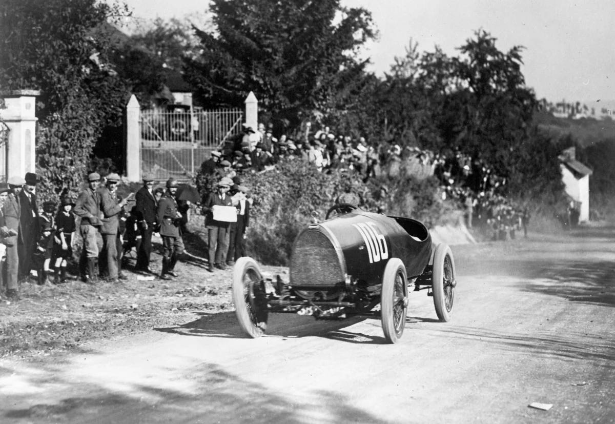Grand Prix motor racing events became big business in the 1920's