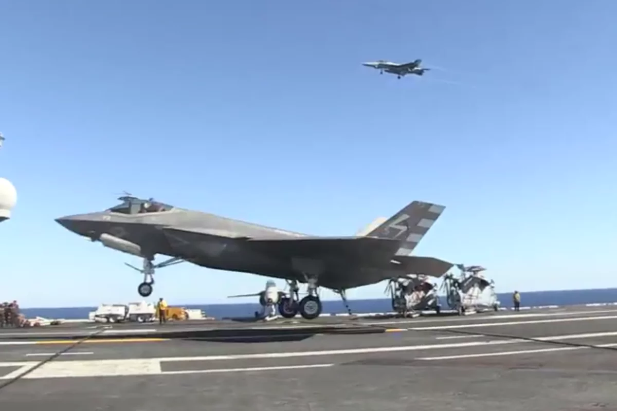 The F-35C making its first carrier landing (Image: US Navy)