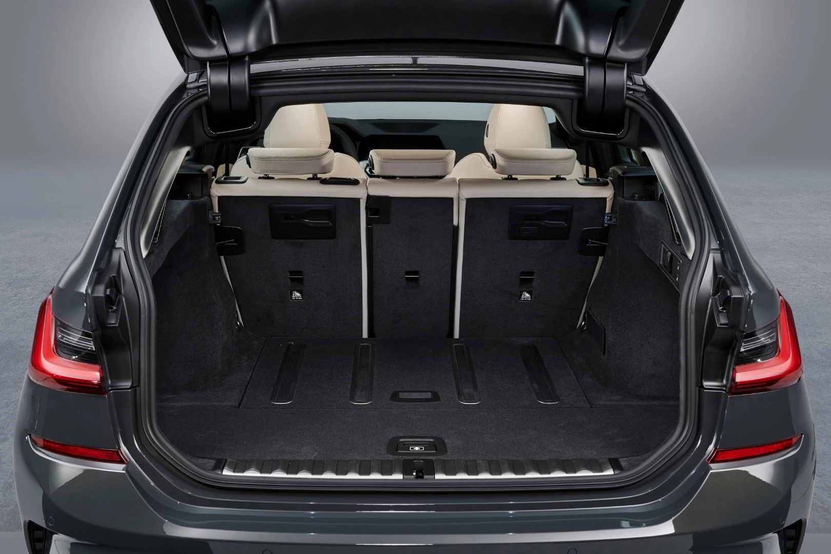 Total cargo capacity is now 500 liters (17.7 cubic feet) with all seats up