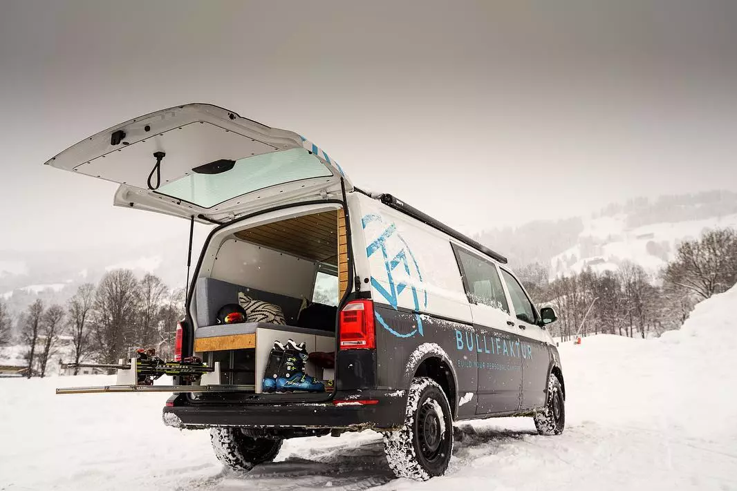 Volkswagen offers its vans with 4Motion all-wheel drive, so there's no reason not to create an all-terrain, all-season Bullifaktur