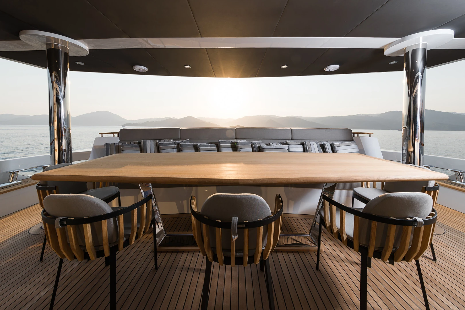 The 32XP boasts loads of living and storage space ideal for long journeys