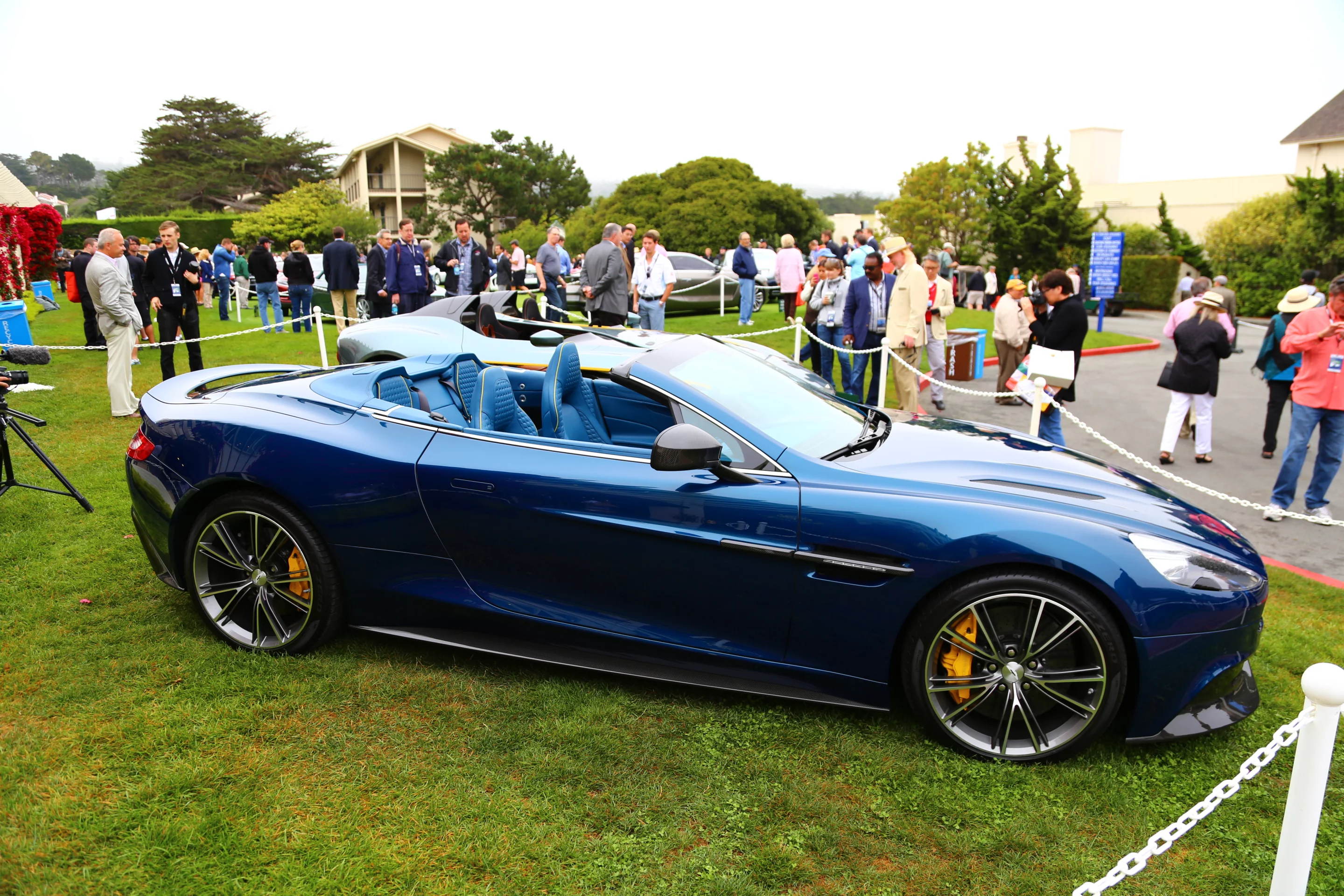 Aston Martin's Vanquish Volante employs a 6.0 liter V12, delivering 565 hp and 457 lb ft (620 Nm) of torque to a rear mounted transaxle (Photo: Angus MacKenzie/Gizmag.com)