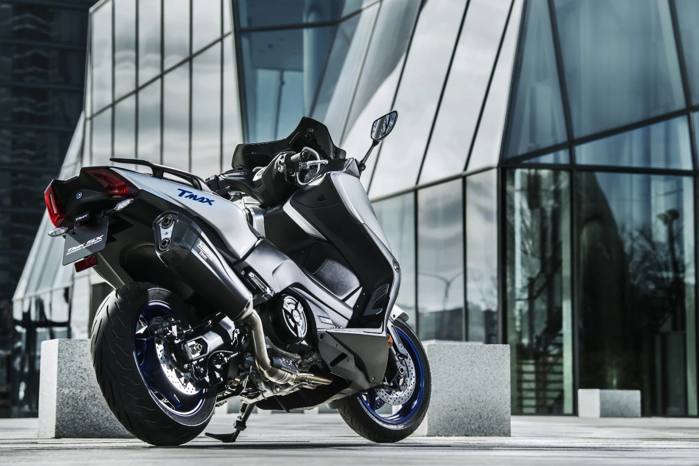 2018 Yamaha Tmax SX Sport: tasty exhaust will make it sound nicer