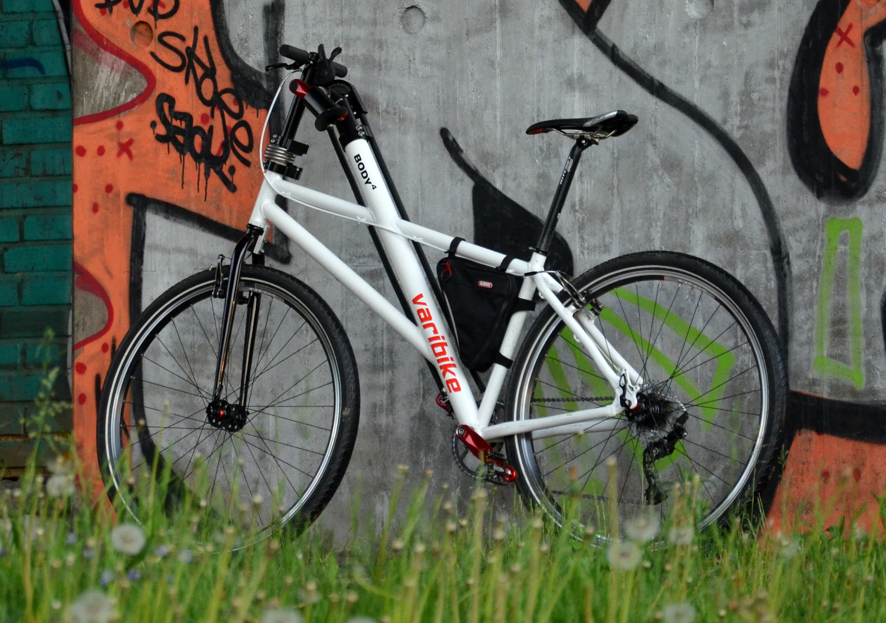 The Varibike weighs 15 kg (33 lb)