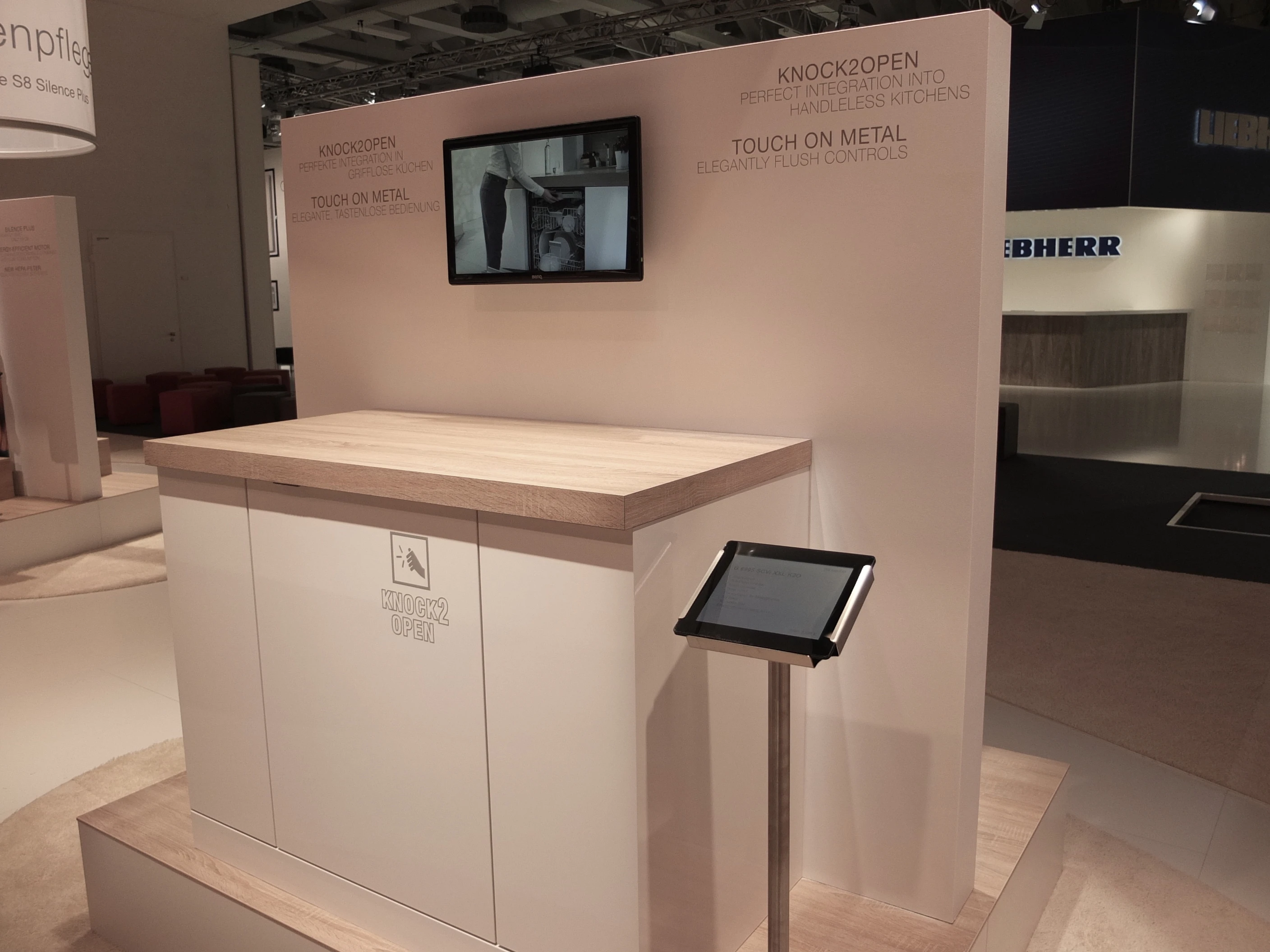 The G 6995 SCVi XXL K20 demonstration model on display at Miele's IFA 2013 booth