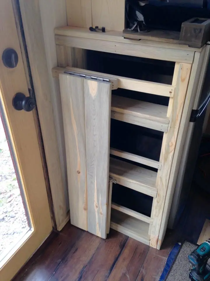 The folding dining table